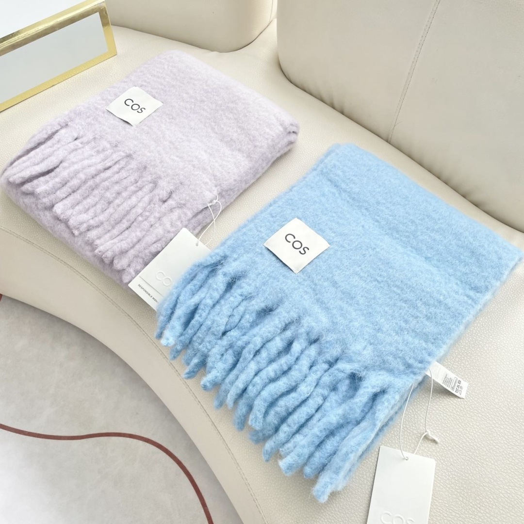 2025小红书走火爆款 COS品牌 🪐✨经典大土星马海毛围巾 vivienne westwood西太后土