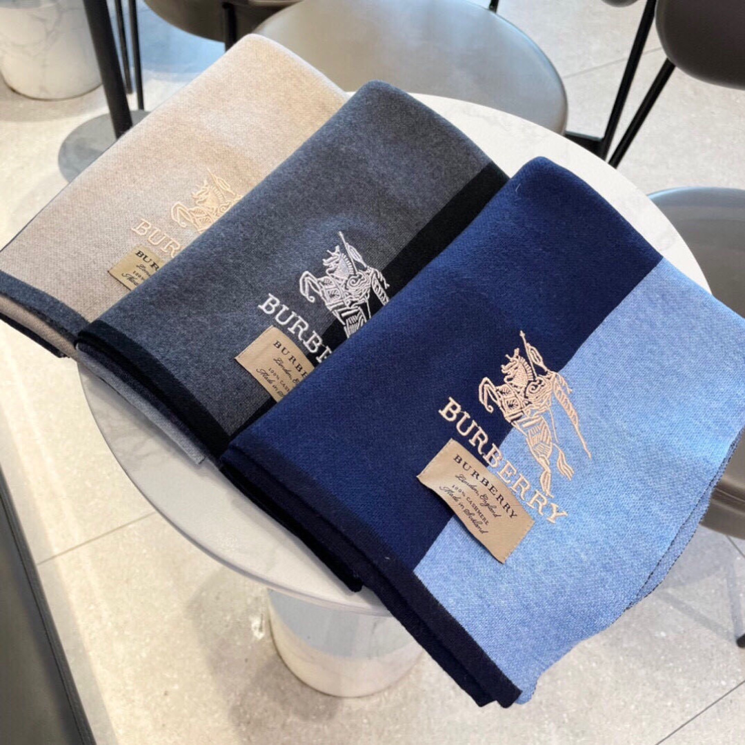 爆款上新 情侣款👍👍B家【经典战马】货🐂 奢华尽在尺寸之间，高端品质‼️具有超高羊绒品质才会被此品牌青睐