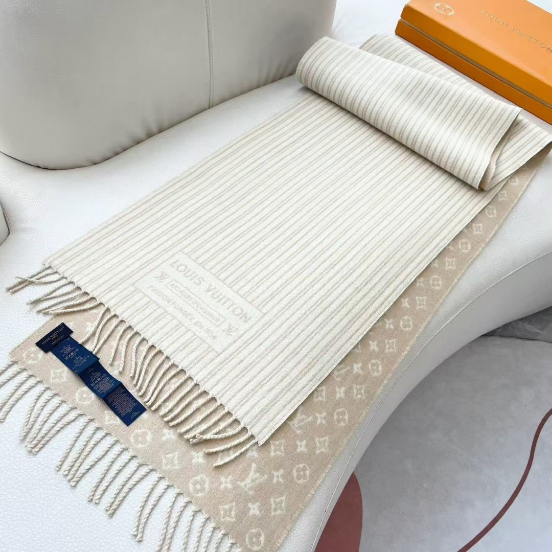 LOUIS VUITTON 流苏饰边 绵羊毛 绒线围巾 男女同款情侣款 35X240 95%纯羊毛 5%