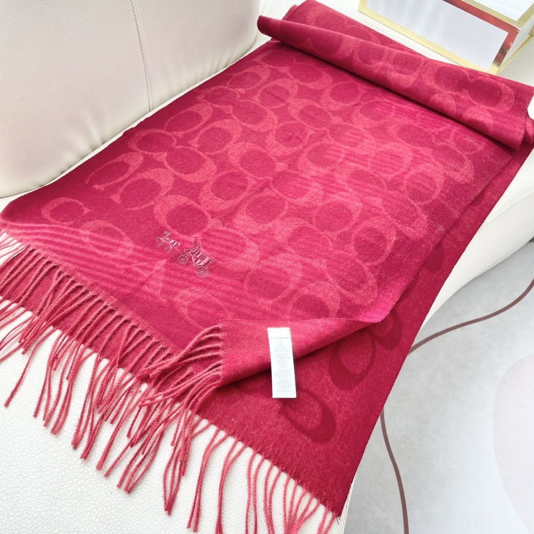 高本版✨✨【经典款】COACH经典 蔻驰披肩也太好看了吧！不仅有颜值还有品质，97%羊毛+3%羊绒，手感