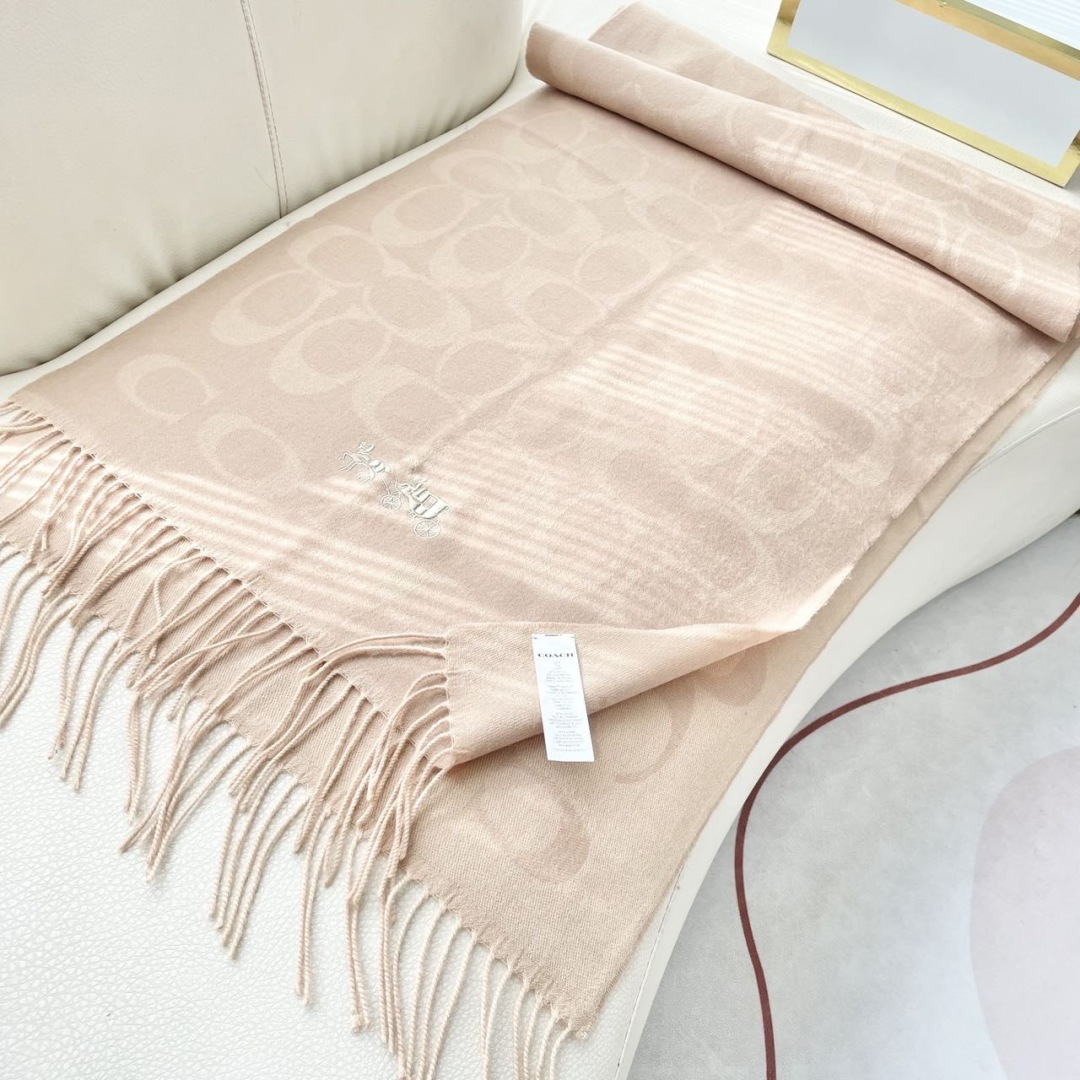 高本版✨✨【经典款】COACH经典 蔻驰披肩也太好看了吧！不仅有颜值还有品质，97%羊毛+3%羊绒，手感