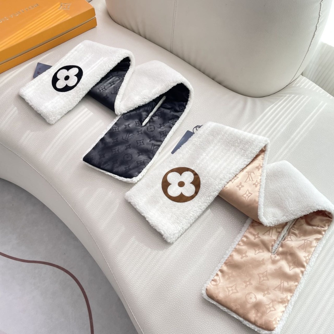 新款出货】❗️❗️LV Shearling泰迪围巾 秋冬大衣好朋友！最新款，，放出来的量不大基本是秒空，