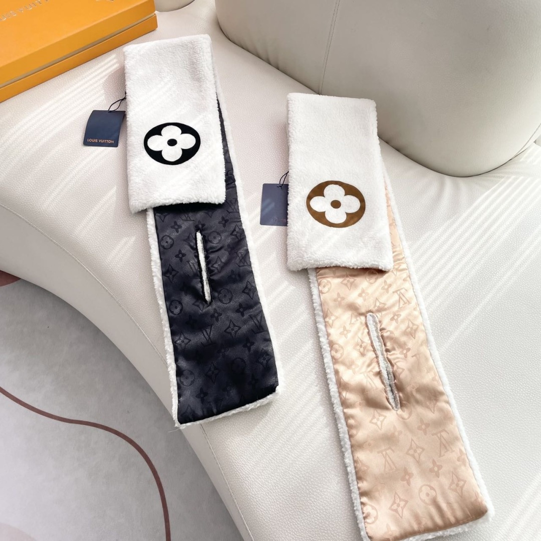 新款出货】❗️❗️LV Shearling泰迪围巾 秋冬大衣好朋友！最新款，，放出来的量不大基本是秒空，