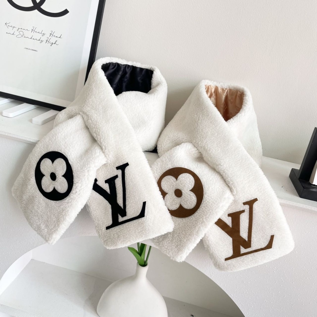 新款出货】❗️❗️LV Shearling泰迪围巾 秋冬大衣好朋友！最新款，，放出来的量不大基本是秒空，