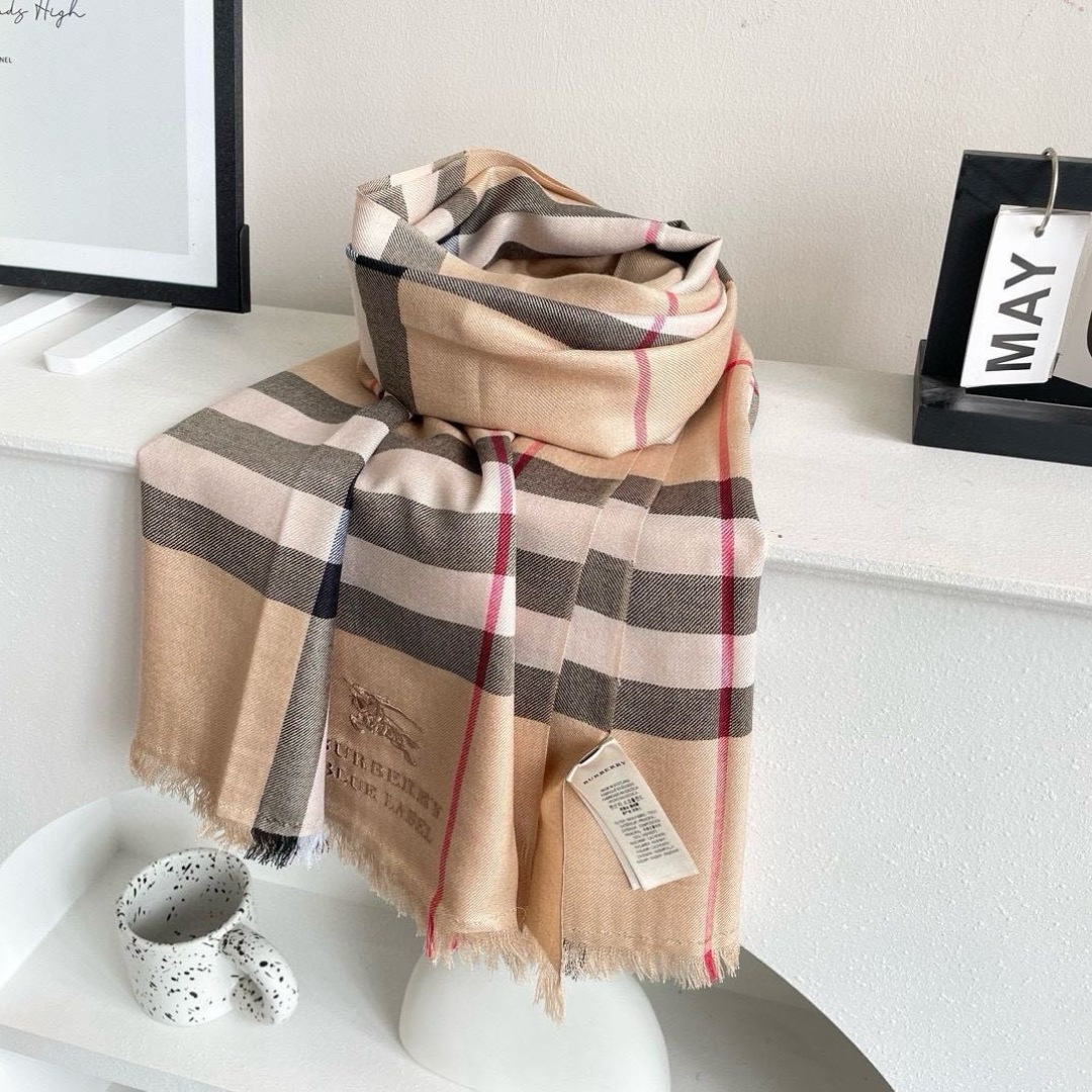 巴宝利💋新款到😍手慢🈚️抢‼️‼️👏💙顶级原单正品旷世绝美顶级高端货👼【绝对值得珍藏👍】👏香奈儿绝美百搭