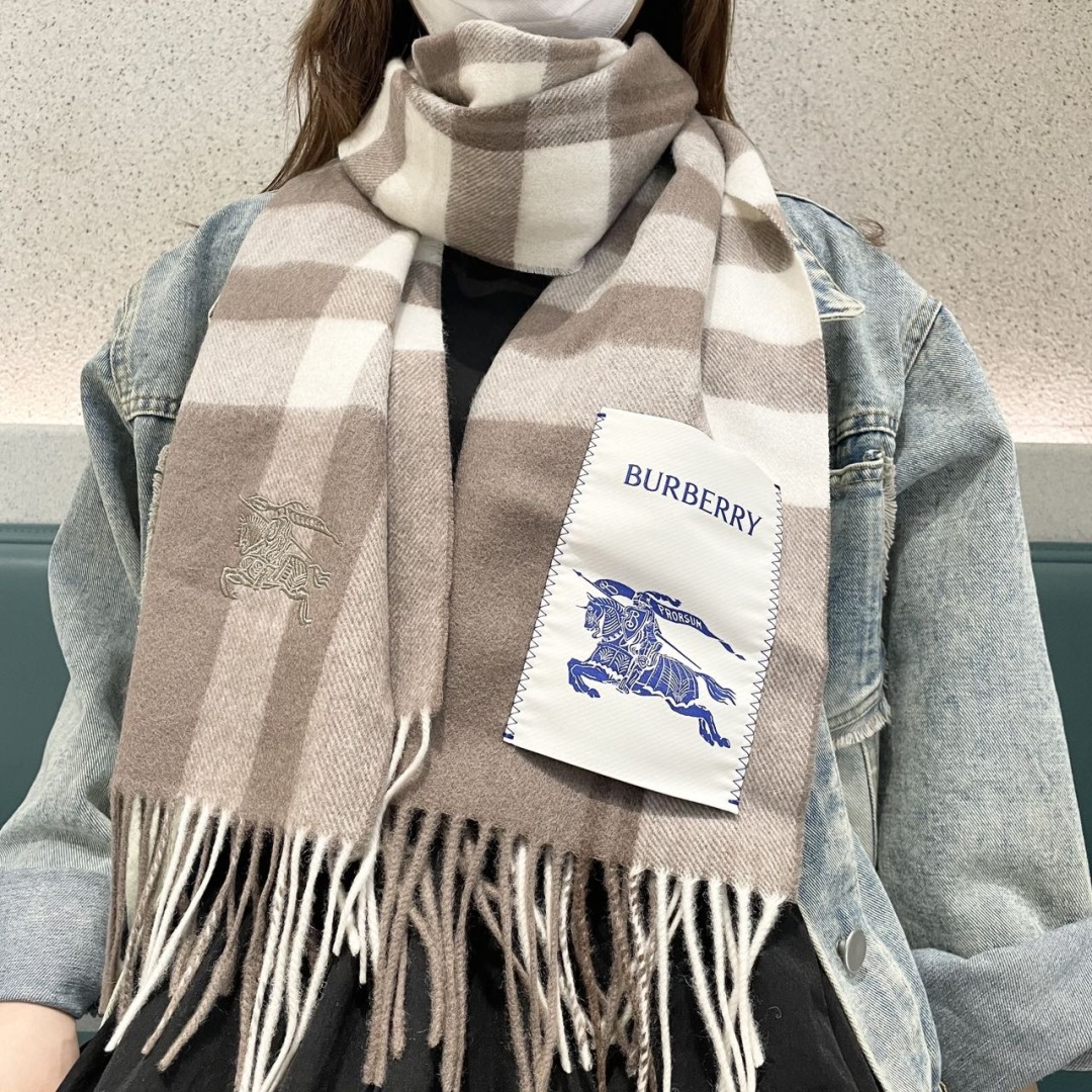 爆款🔺双面羊绒专柜同步 经典设计完美，若隐若现的巴宝利标志，强烈推荐手慢无‼️千万别去专柜买‼️代购就要