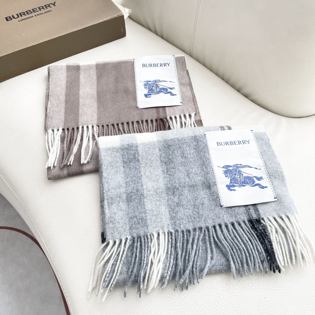 爆款🔺双面羊绒专柜同步 经典设计完美，若隐若现的巴宝利标志，强烈推荐手慢无‼️千万别去专柜买‼️代购就要