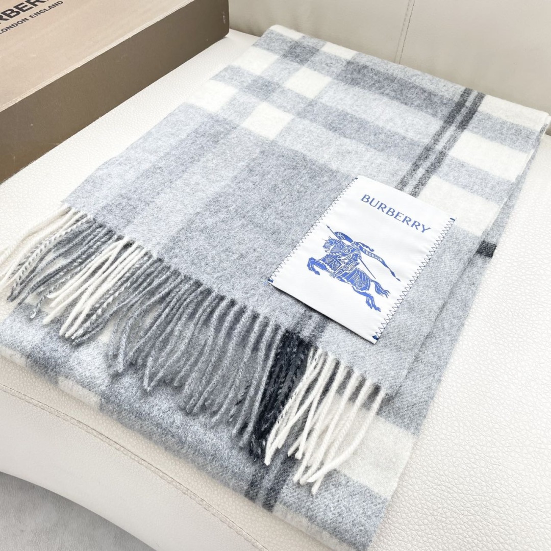 爆款🔺双面羊绒专柜同步 经典设计完美，若隐若现的巴宝利标志，强烈推荐手慢无‼️千万别去专柜买‼️代购就要