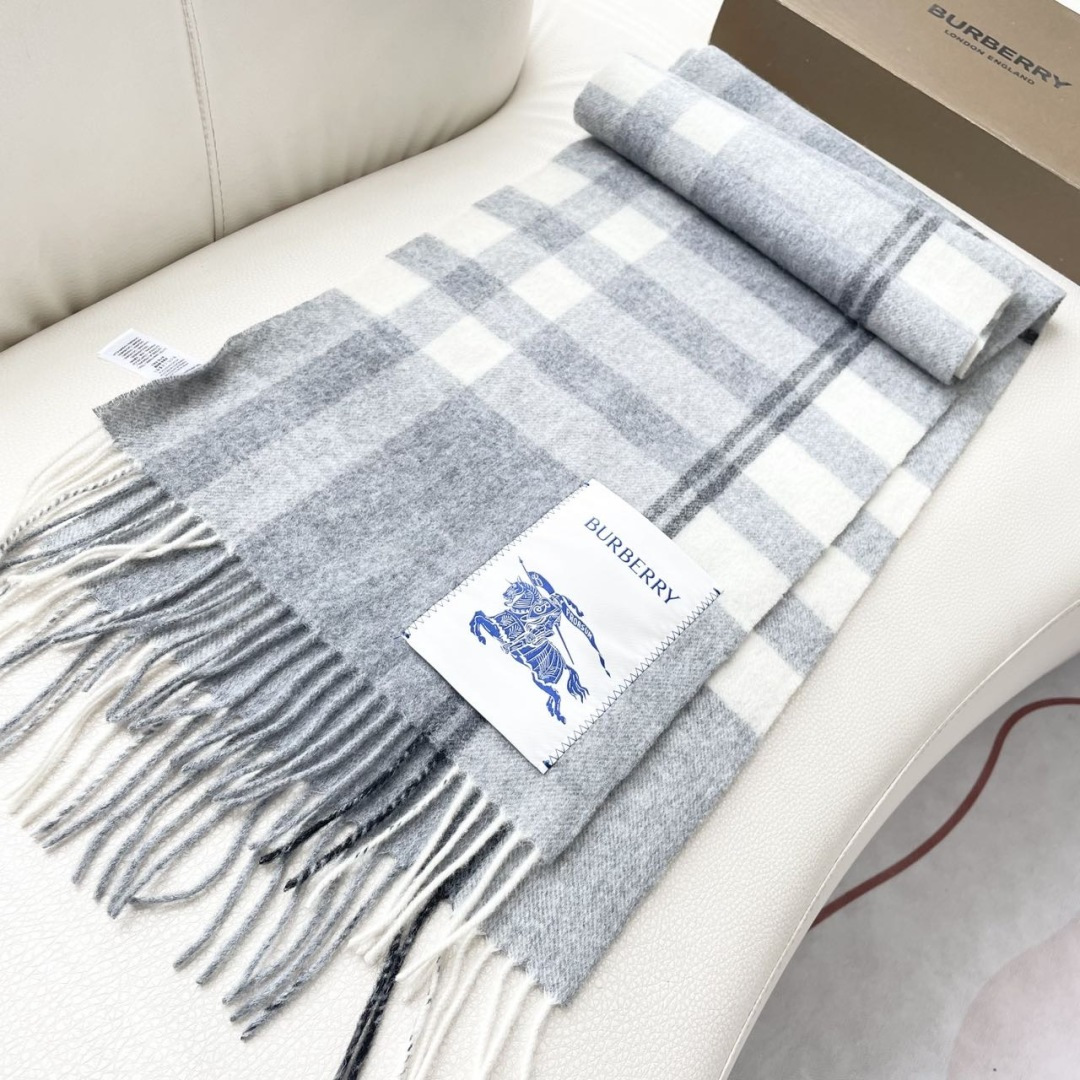 爆款🔺双面羊绒专柜同步 经典设计完美，若隐若现的巴宝利标志，强烈推荐手慢无‼️千万别去专柜买‼️代购就要