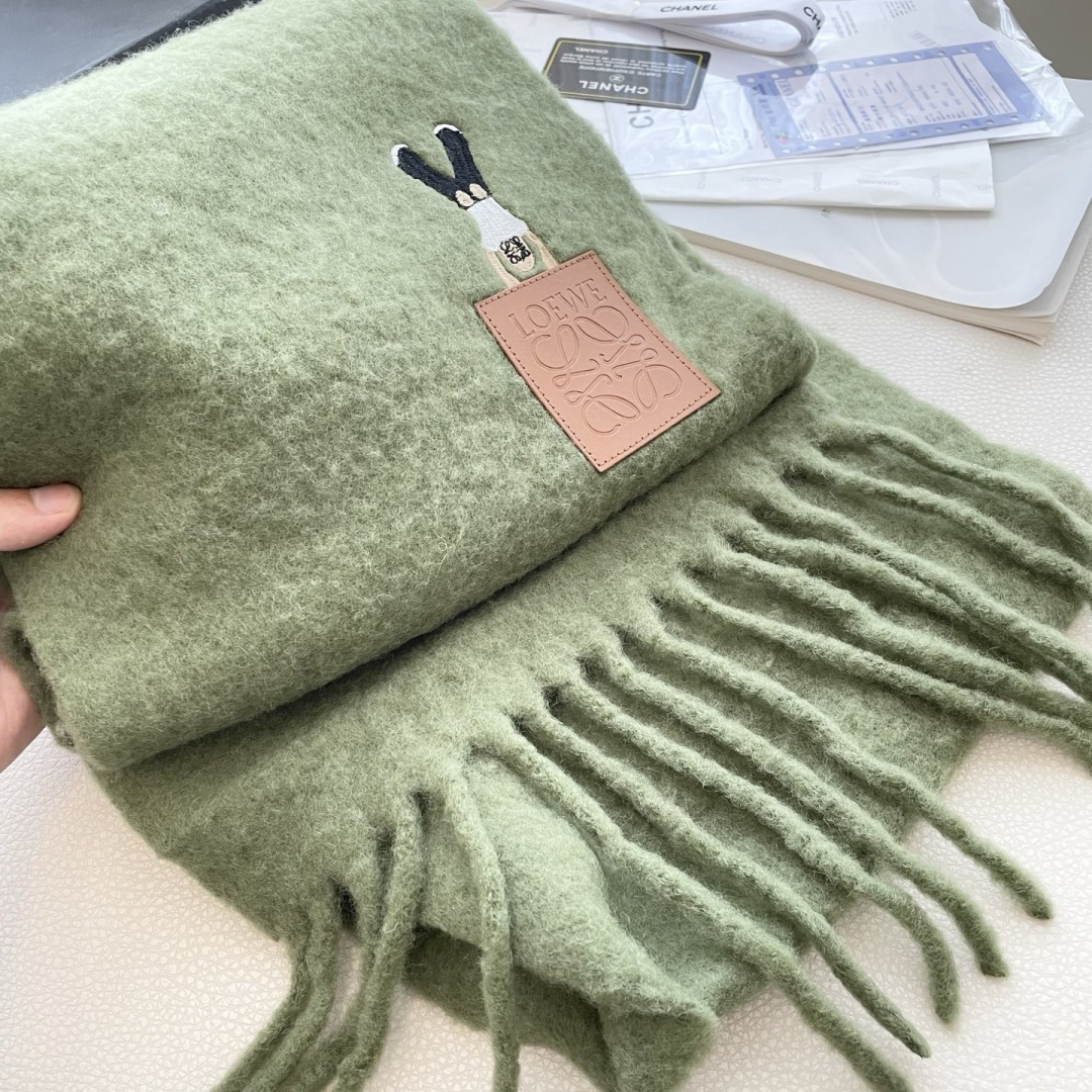 ❤️️2025年罗意威超美新款马海毛围巾！超级推荐入手！】质感好货！主打的马海毛围巾~据说超难买哦！！打