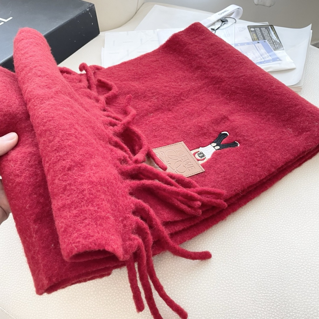 ❤️️2025年罗意威超美新款马海毛围巾！超级推荐入手！】质感好货！主打的马海毛围巾~据说超难买哦！！打