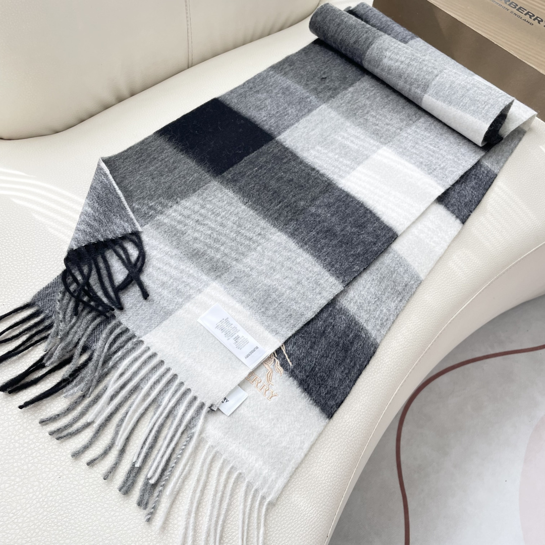 爆款🔺双面羊绒专柜同步 经典设计完美，若隐若现的巴宝利标志，强烈推荐手慢无‼️千万别去专柜买‼️代购就要