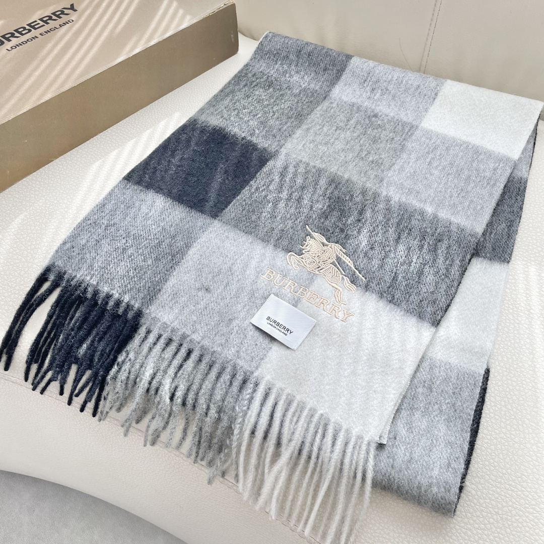 爆款🔺双面羊绒专柜同步 经典设计完美，若隐若现的巴宝利标志，强烈推荐手慢无‼️千万别去专柜买‼️代购就要