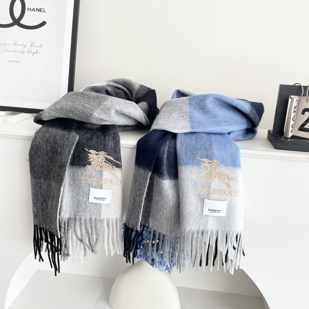 爆款🔺双面羊绒专柜同步 经典设计完美，若隐若现的巴宝利标志，强烈推荐手慢无‼️千万别去专柜买‼️代购就要