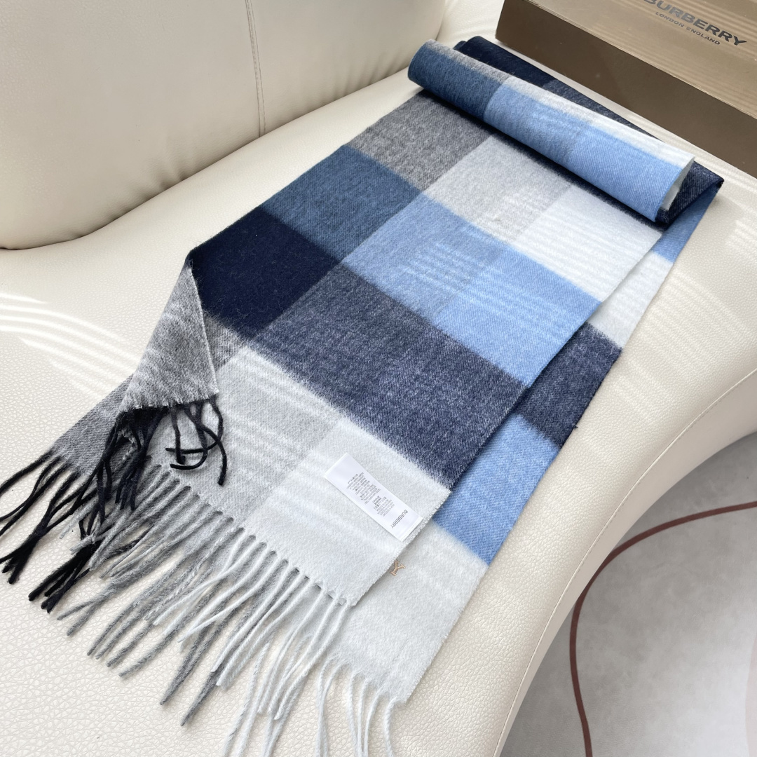 爆款🔺双面羊绒专柜同步 经典设计完美，若隐若现的巴宝利标志，强烈推荐手慢无‼️千万别去专柜买‼️代购就要