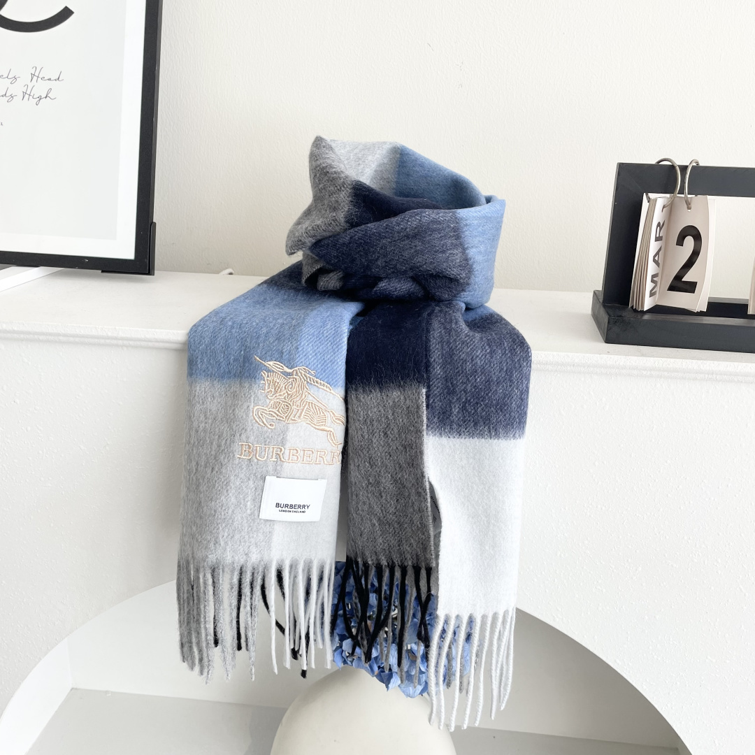 爆款🔺双面羊绒专柜同步 经典设计完美，若隐若现的巴宝利标志，强烈推荐手慢无‼️千万别去专柜买‼️代购就要