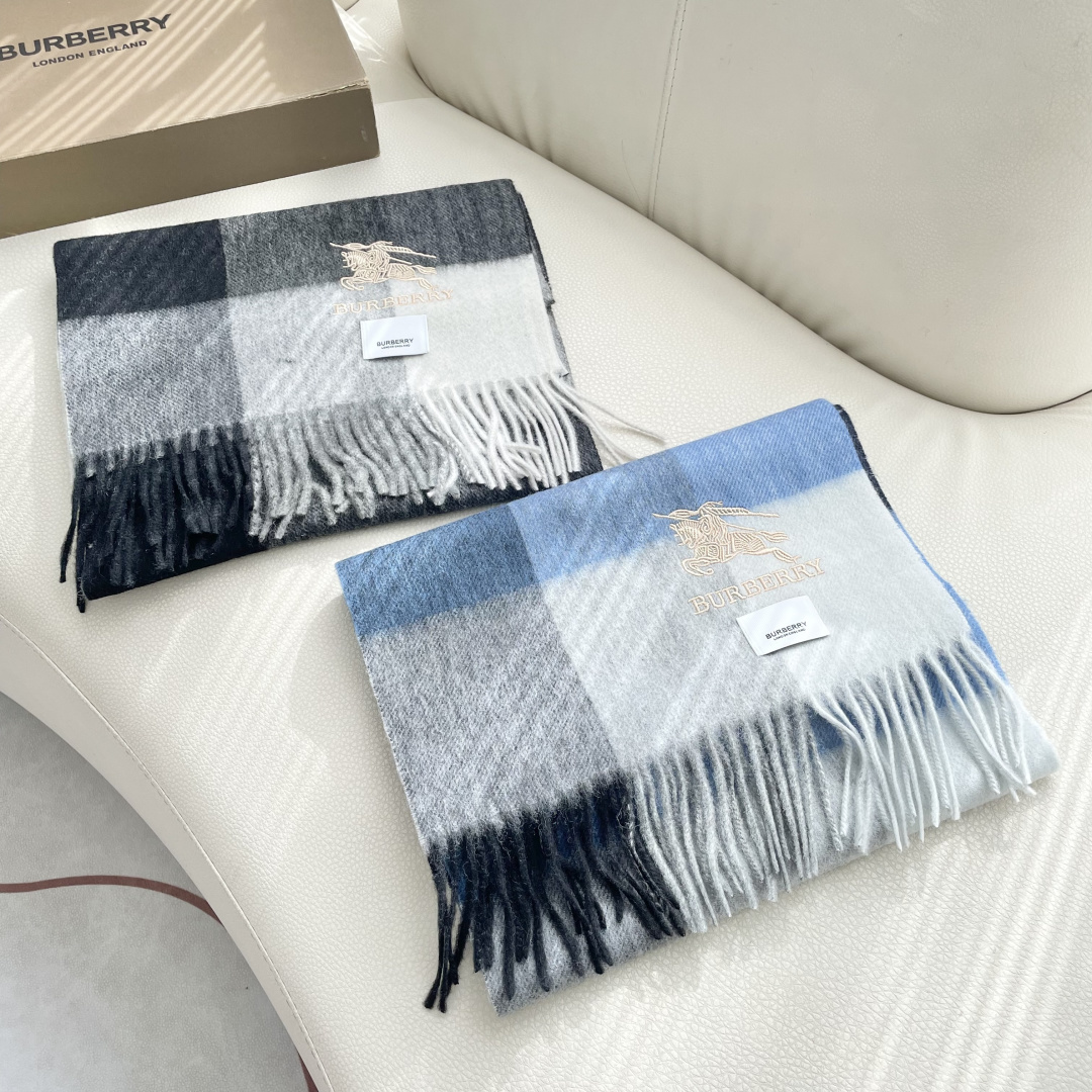 爆款🔺双面羊绒专柜同步 经典设计完美，若隐若现的巴宝利标志，强烈推荐手慢无‼️千万别去专柜买‼️代购就要