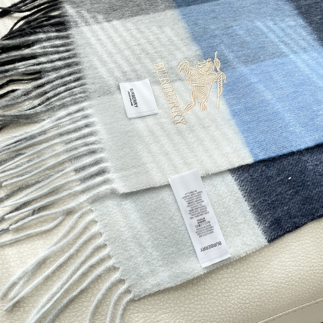 爆款🔺双面羊绒专柜同步 经典设计完美，若隐若现的巴宝利标志，强烈推荐手慢无‼️千万别去专柜买‼️代购就要