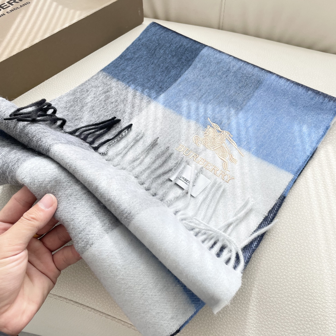 爆款🔺双面羊绒专柜同步 经典设计完美，若隐若现的巴宝利标志，强烈推荐手慢无‼️千万别去专柜买‼️代购就要