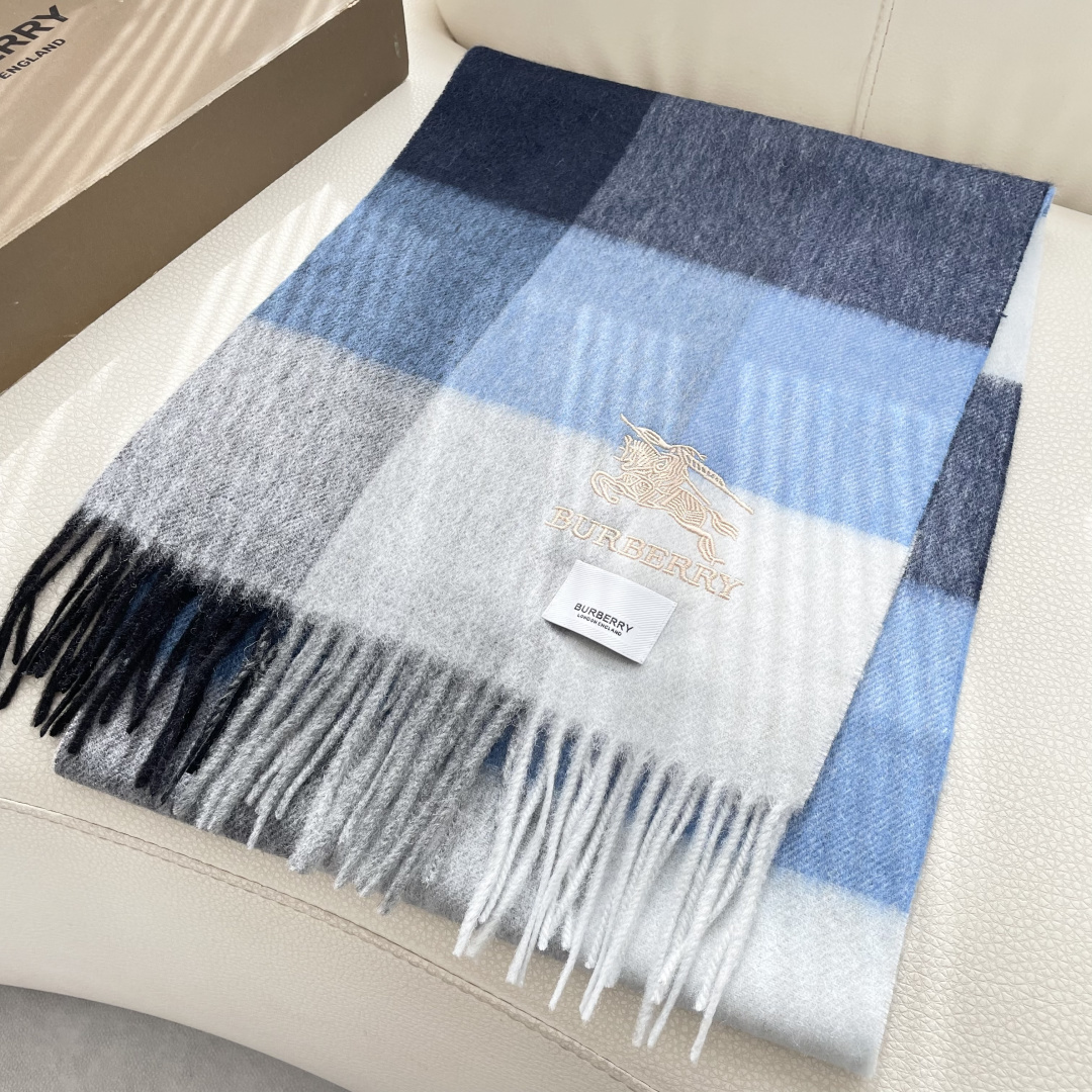 爆款🔺双面羊绒专柜同步 经典设计完美，若隐若现的巴宝利标志，强烈推荐手慢无‼️千万别去专柜买‼️代购就要