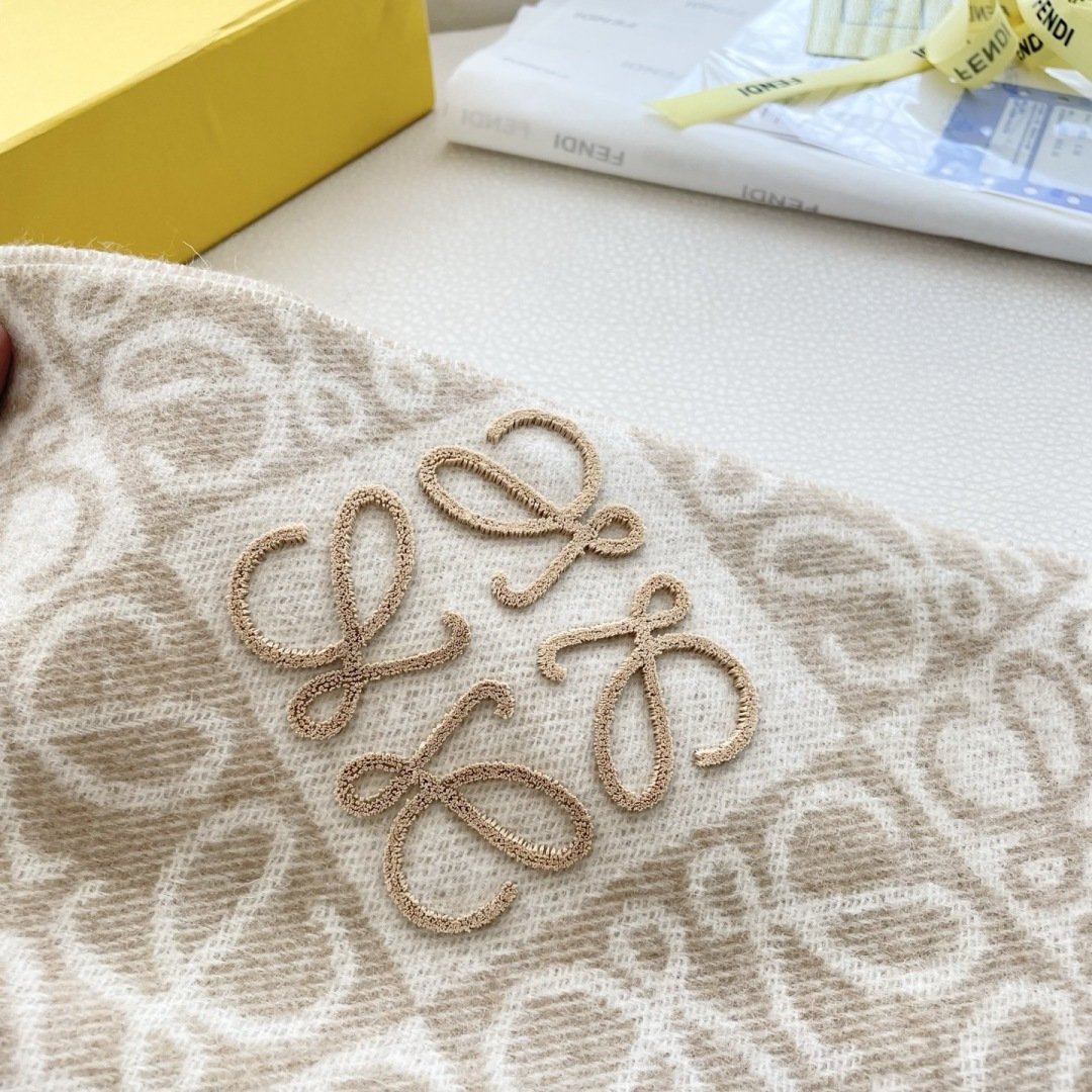 👑👑新款顶级原单中性款‼️罗意威【LW条纹长巾】很幸運拿到這個品牌的東西，真的不多見，很少在國內做訂單，