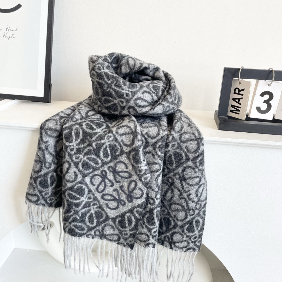 👑👑新款顶级原单中性款‼️罗意威【LW条纹长巾】很幸運拿到這個品牌的東西，真的不多見，很少在國內做訂單，