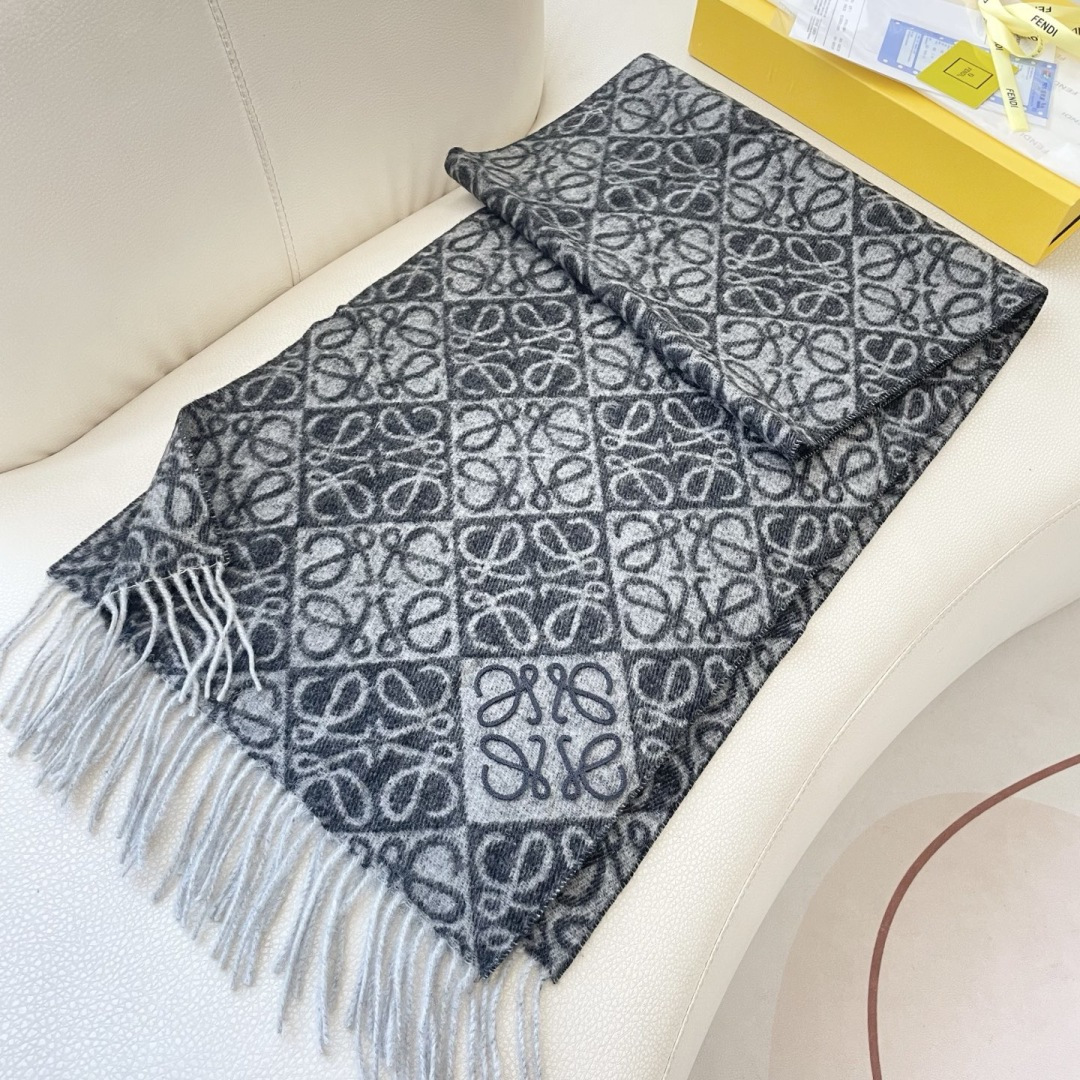 👑👑新款顶级原单中性款‼️罗意威【LW条纹长巾】很幸運拿到這個品牌的東西，真的不多見，很少在國內做訂單，