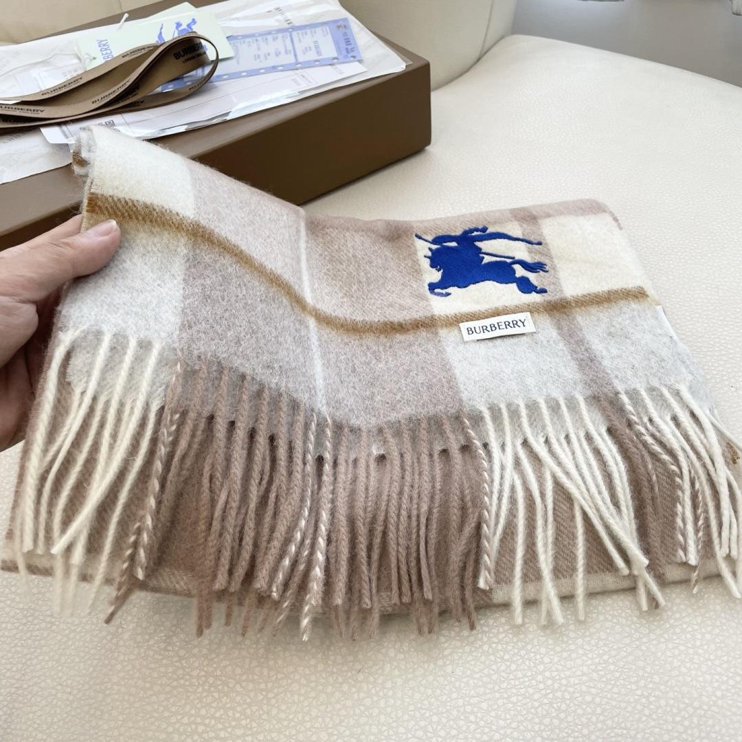 爆款🔺双面羊绒专柜同步 经典设计完美，若隐若现的巴宝利标志，强烈推荐手慢无‼️千万别去专柜买‼️代购就要