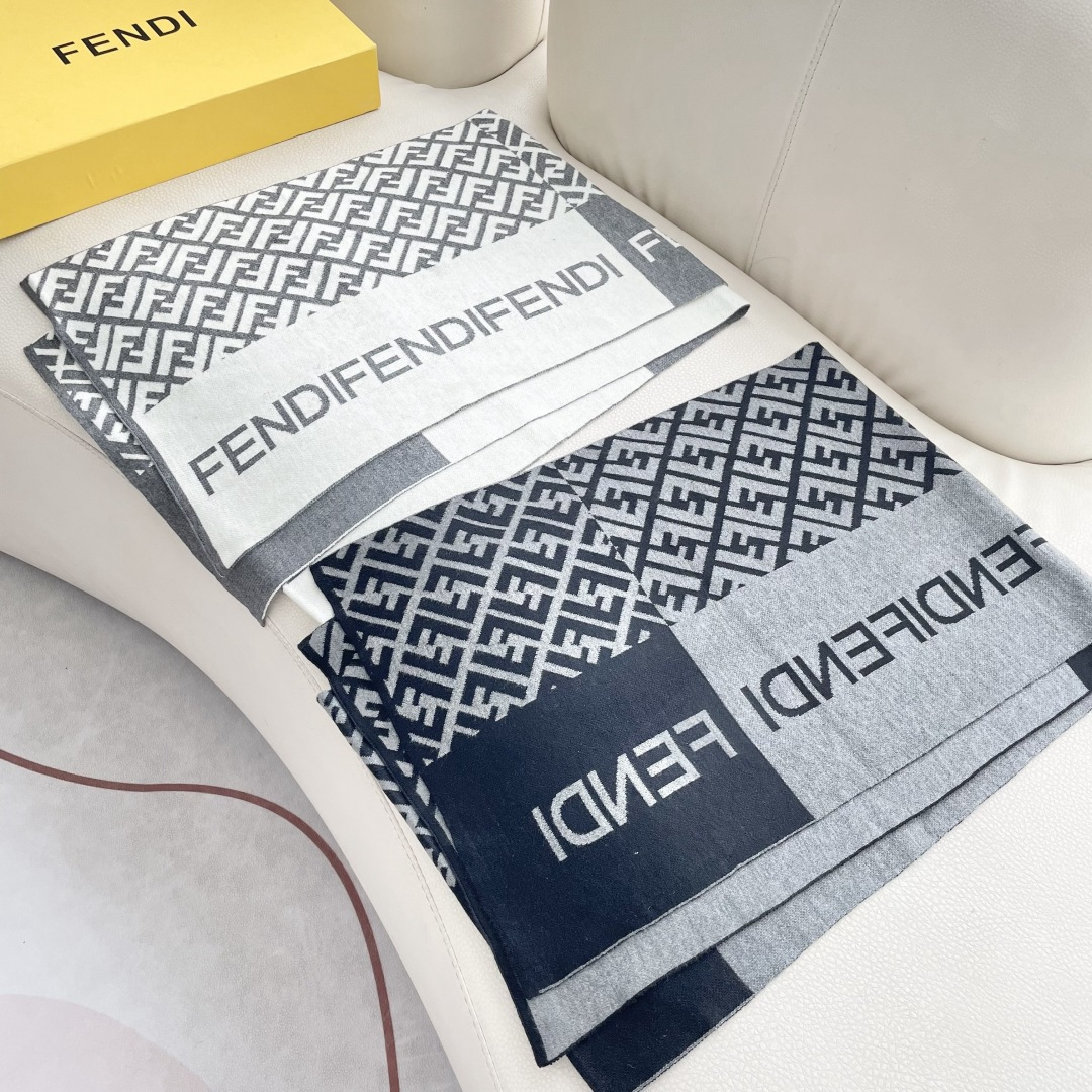 爆款上新 情侣款👍👍芬迪 独家牛货🐂 奢华尽在尺寸之间，高端品质‼️具有超高羊绒品质才会被此品牌青睐‼️