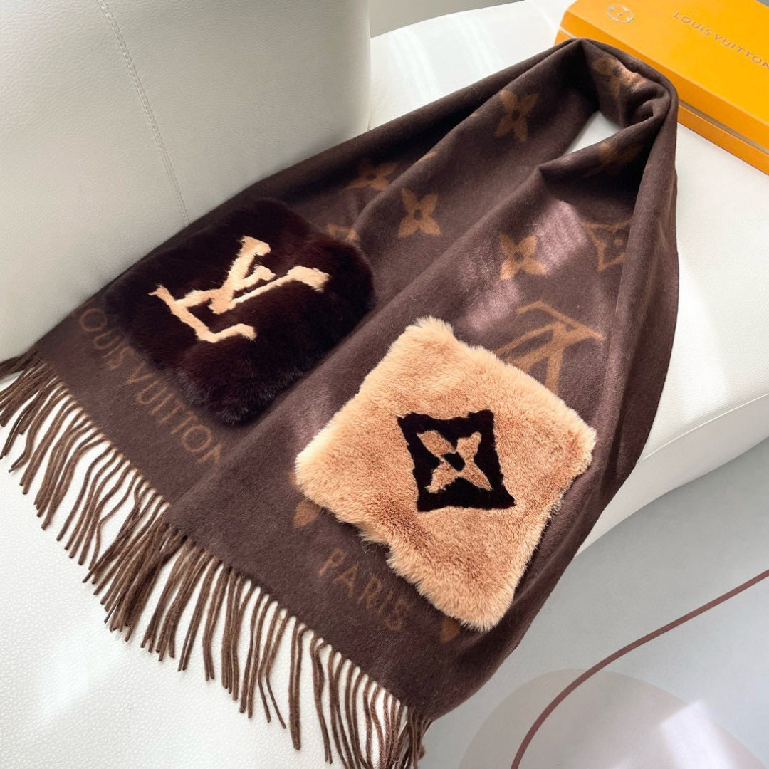 LV scarf LV 🆕LVNew ， ， Monogram ， L Monogram 。190 x 46.cm ： L Monogram — photo 4