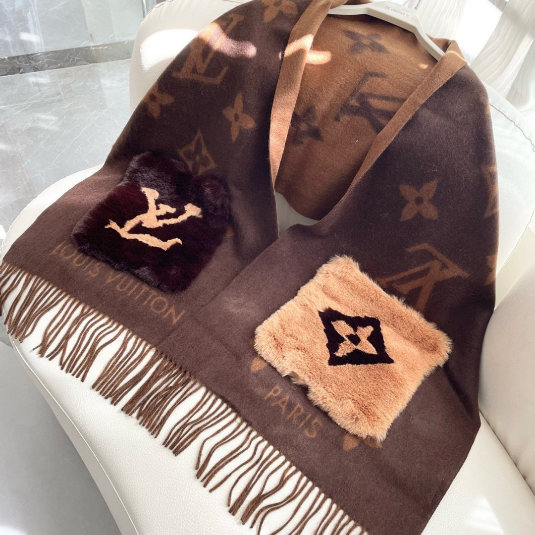 LV scarf LV 🆕LVNew ， ， Monogram ， L Monogram 。190 x 46.cm ： L Monogram — photo 6