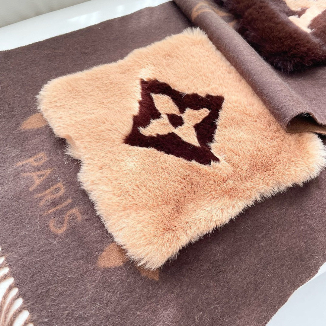 LV scarf LV 🆕LVNew ， ， Monogram ， L Monogram 。190 x 46.cm ： L Monogram — photo 8