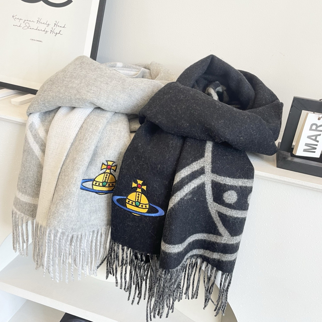 🆕   英国朋克教母“西太后Vivienne Westwood”最爱的土星❗❗从精神上，Vivenne Westwood