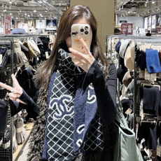 普通版120 高品质🆕 香奈儿针织双面围巾,顶级高端货👼👏绝美百搭款💋专柜限量哦‼️有钱都很难订到💛💙💜顶级山羊绒针织 普通版120 高品质🆕 香奈儿针织双面围巾,顶级高端货👼👏绝美百搭款💋专柜限量哦‼️有钱都很难订到💛💙💜顶级山羊绒针织