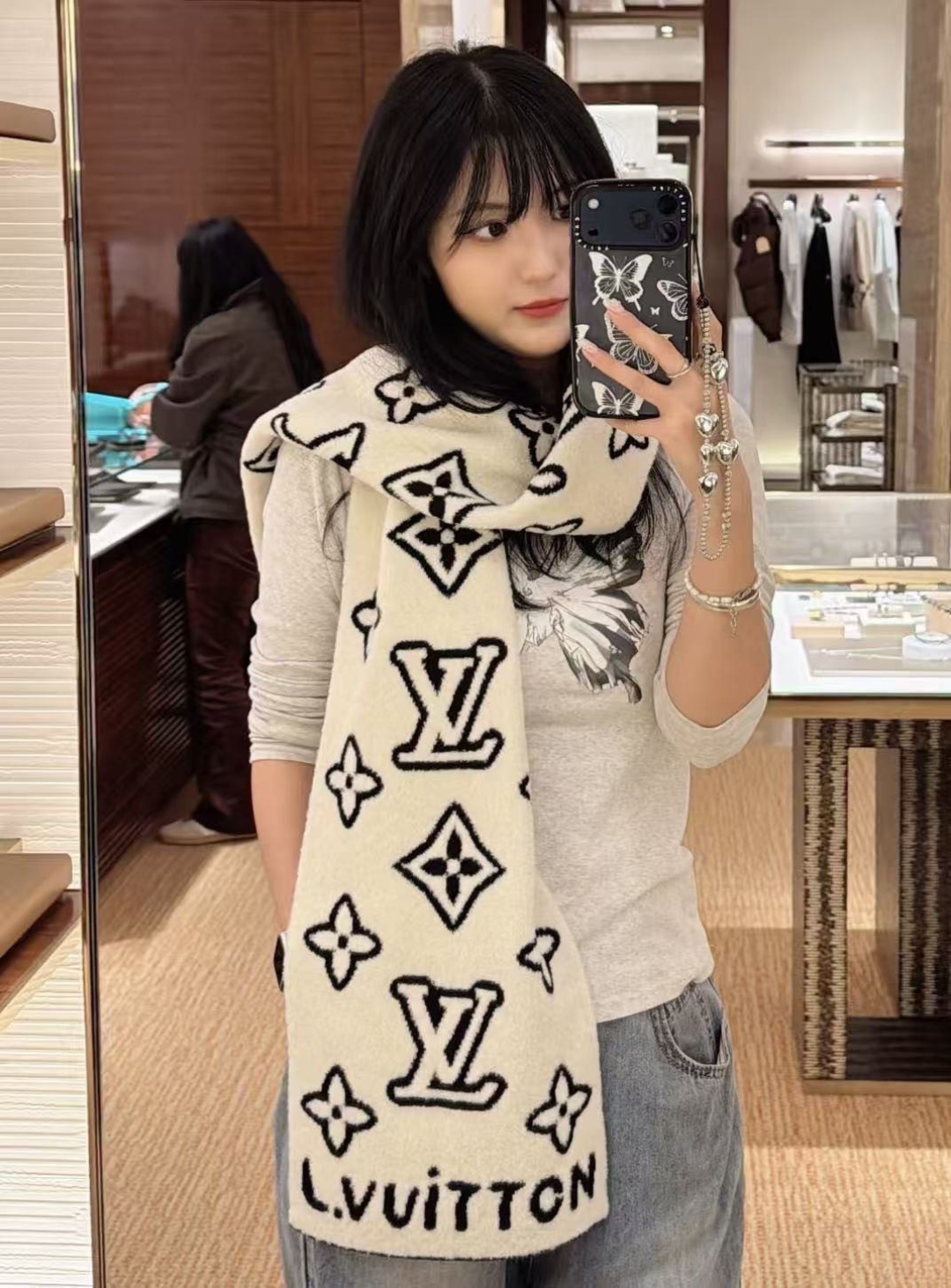 LOUIS VUITTON 徽标设计 羊毛 绒线围巾  88%羊毛 12%尼龙 180X25