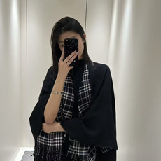 巴宝莉真真正正的福利!!】【尽管拿市面上任何一家的货来对比我家品质!】Bu史上最牛掰的原单货,【博柏利双面斗篷‼️】经典 巴宝莉真真正正的福利!!】【尽管拿市面上任何一家的货来对比我家品质!】Bu史上最牛掰的原单货,【博柏利双面斗篷‼️】经典