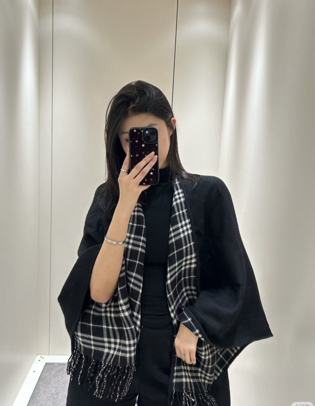 巴宝莉真真正正的福利！！】【尽管拿市面上任何一家的货来对比我家品质！】Bu史上最牛掰的原单货，【博柏利双面斗篷‼️】经典