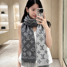 LOUIS VUITTON 标注 Monogram 花卉和 LV 字母40X240山羊绒 绒线围巾 男女同款情侣款 LOUIS VUITTON 标注 Monogram 花卉和 LV 字母40X240山羊绒 绒线围巾 男女同款情侣款