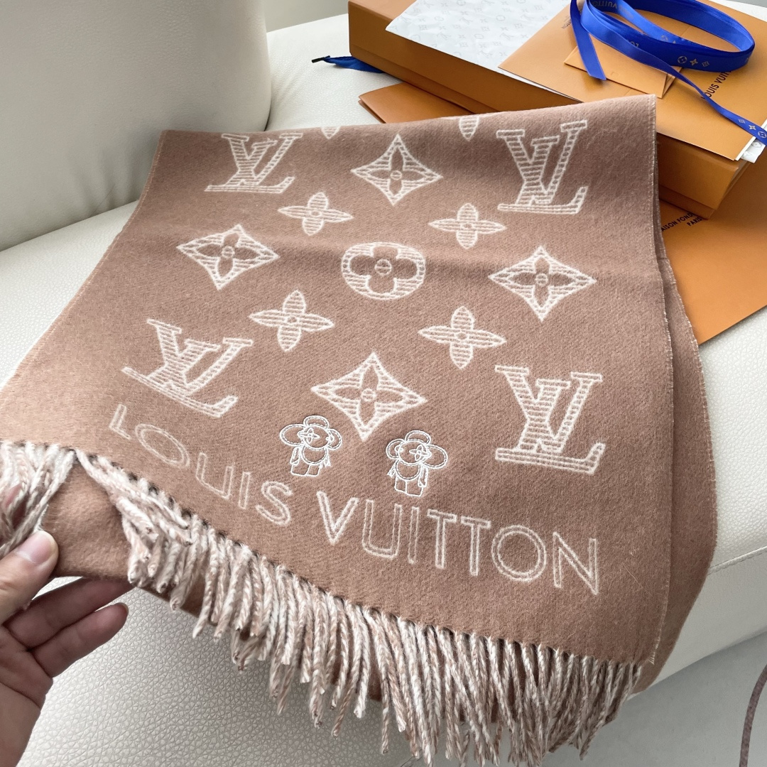 LOUIS VUITTON 标注 Monogram 花卉和 LV 字母40X240山羊绒 绒线围巾 男女同款情侣款 