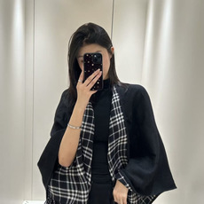 巴宝莉真真正正的福利!!】【尽管拿市面上任何一家的货来对比我家品质!】Bu史上最牛掰的原单货,【博柏利双面斗篷‼️】经典 巴宝莉真真正正的福利!!】【尽管拿市面上任何一家的货来对比我家品质!】Bu史上最牛掰的原单货,【博柏利双面斗篷‼️】经典