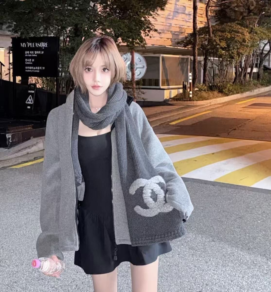 CHANEL香奈儿 【25B 秋冬】品牌标识 真丝 绒线围巾 男女同款情侣款 190X35