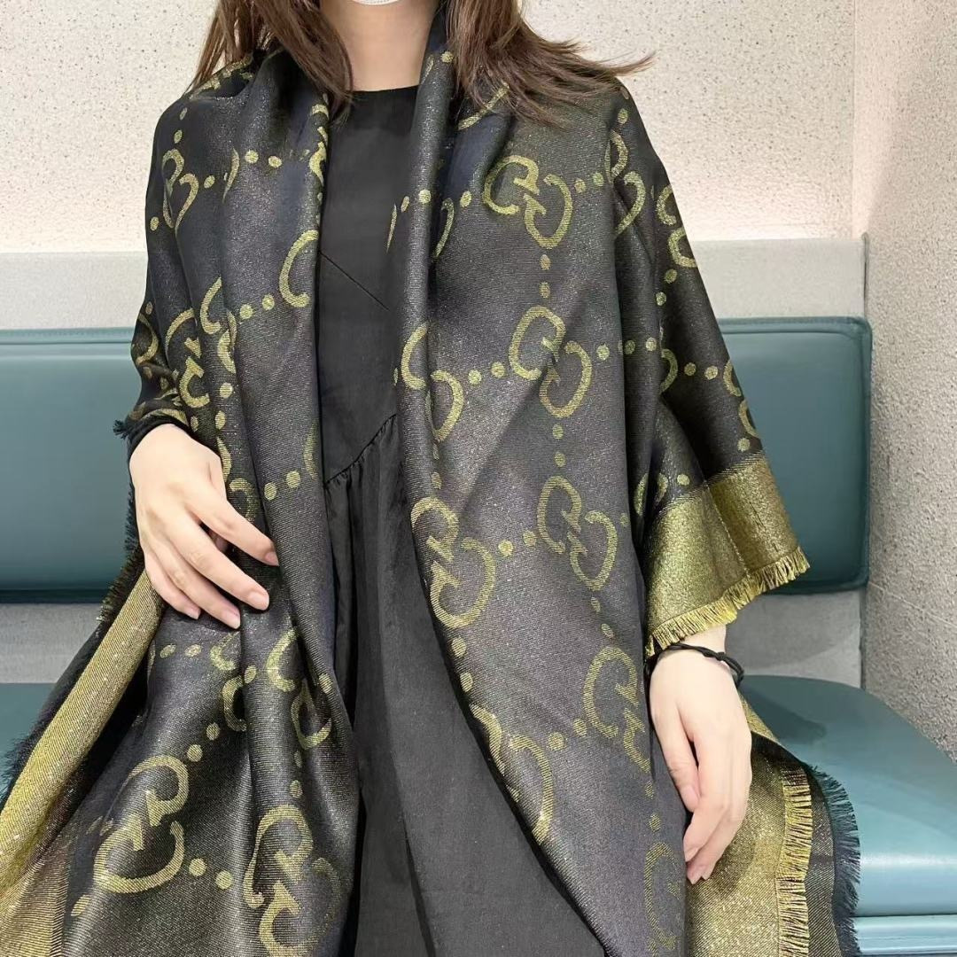 Gucci  · 古奇经典羊绒真丝围巾❗来个硬货.麻溜的安排上.纯正出口❗原订单已经交货一批，其中一批刚过海关，直蹦英国