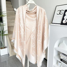 Gucci · 古奇经典羊绒真丝围巾❗来个硬货.麻溜的安排上.纯正出口❗原订单已经交货一批,其中一批刚过海关,直蹦英国 Gucci · 古奇经典羊绒真丝围巾❗来个硬货.麻溜的安排上.纯正出口❗原订单已经交货一批,其中一批刚过海关,直蹦英国