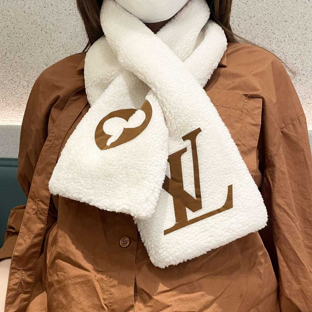Louis Vuitton Shearling Scarf
