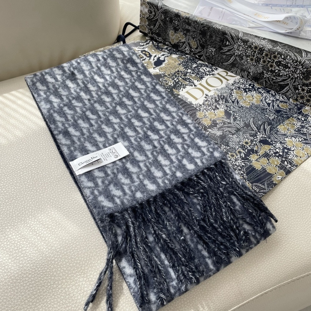 Dio*迪奥 新款窄版山羊绒围巾 经典logo印花围脖满印流苏，18*160cm（流苏2*15）