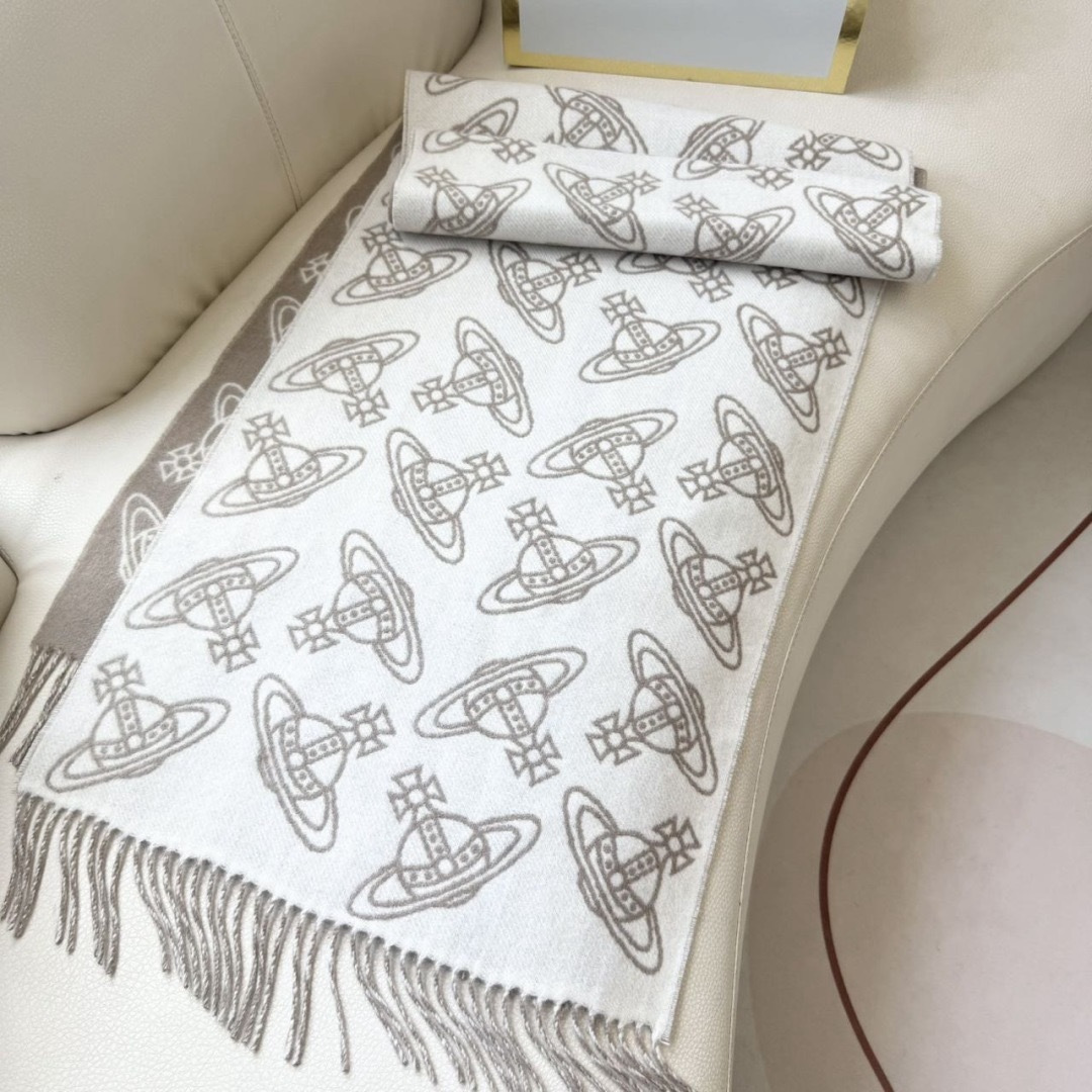 🆕𝐕𝐢𝐯𝐢𝐞𝐧𝐧𝐞 𝐖𝐞𝐬𝐭𝐰𝐨𝐨𝐝🪐✨ 经典大土星围巾 vivienne westwood西太后土星 英国时装设计师，