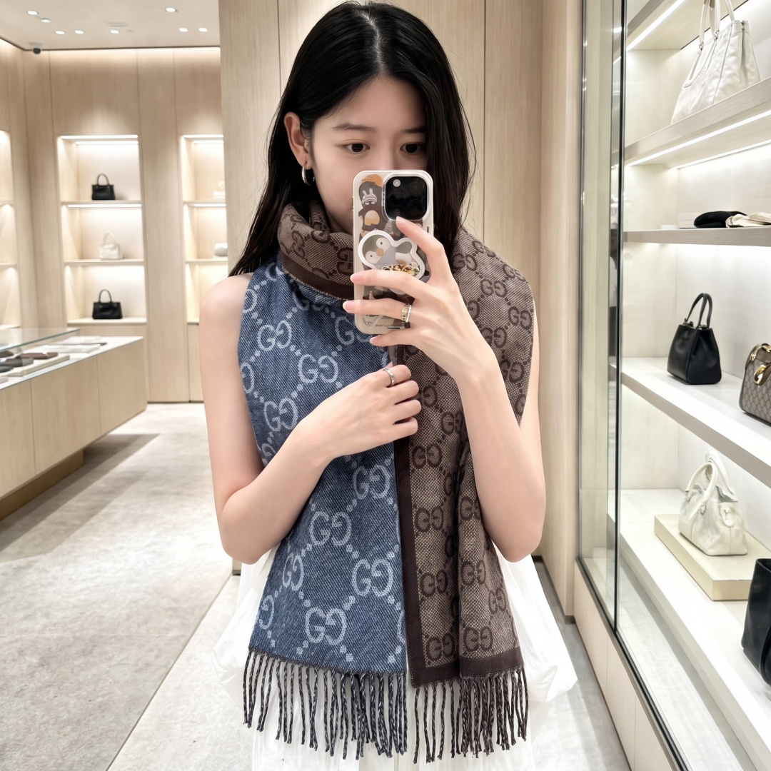 Gucci  · 古奇经典羊绒披肩围巾❗来个硬货.麻溜的安排上.纯正出口❗原订单已经交货一批，其中一批刚过海关，直蹦英国