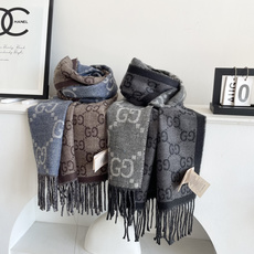 Gucci · 古奇经典羊绒披肩围巾❗来个硬货.麻溜的安排上.纯正出口❗原订单已经交货一批,其中一批刚过海关,直蹦英国 Gucci · 古奇经典羊绒披肩围巾❗来个硬货.麻溜的安排上.纯正出口❗原订单已经交货一批,其中一批刚过海关,直蹦英国