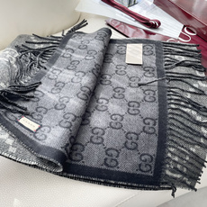 Gucci · 古奇经典羊绒披肩围巾❗来个硬货.麻溜的安排上.纯正出口❗原订单已经交货一批,其中一批刚过海关,直蹦英国 Gucci · 古奇经典羊绒披肩围巾❗来个硬货.麻溜的安排上.纯正出口❗原订单已经交货一批,其中一批刚过海关,直蹦英国