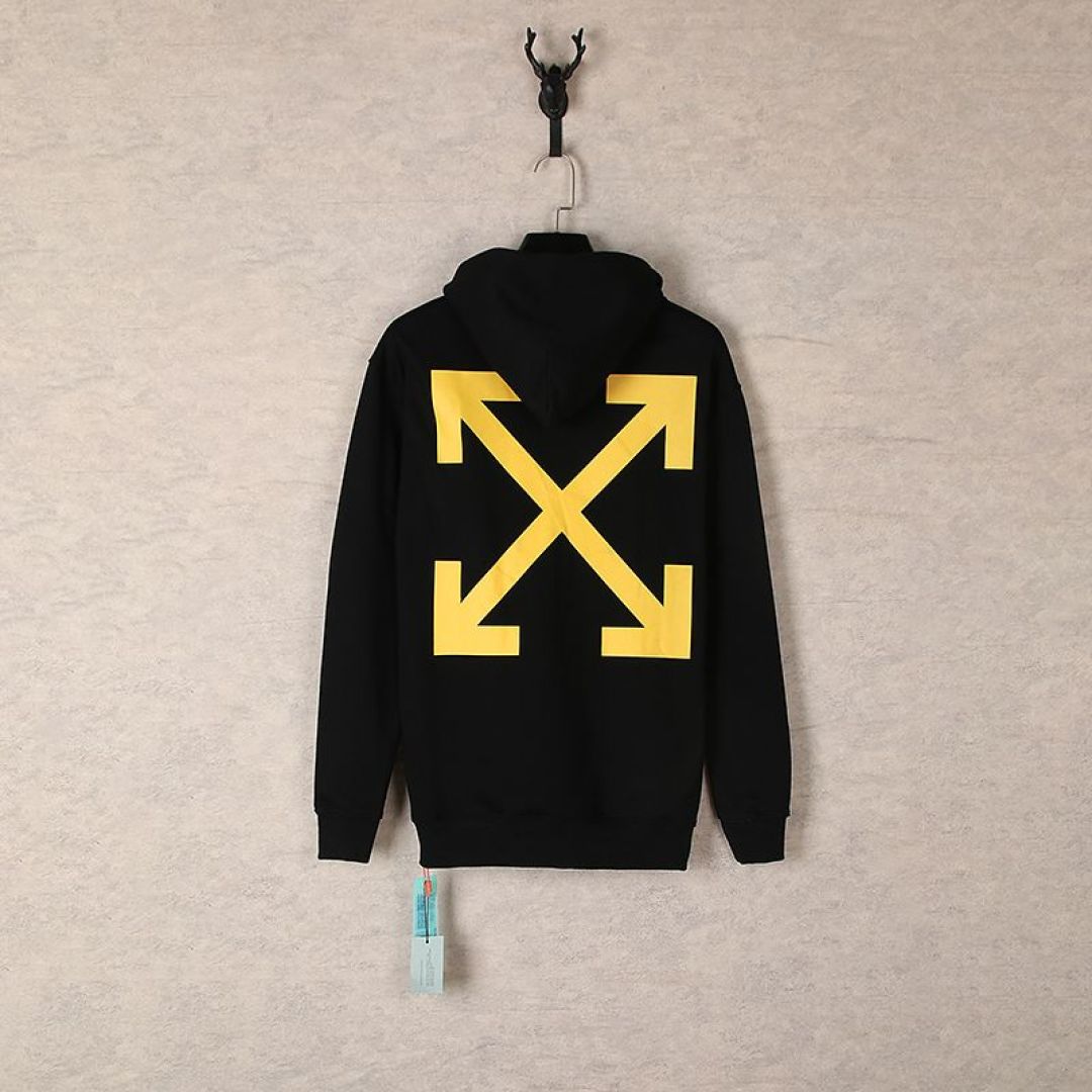 Fashion Review: Off-White Painting-Inspired Coats with Iconic Arrow Detail - 图片 6